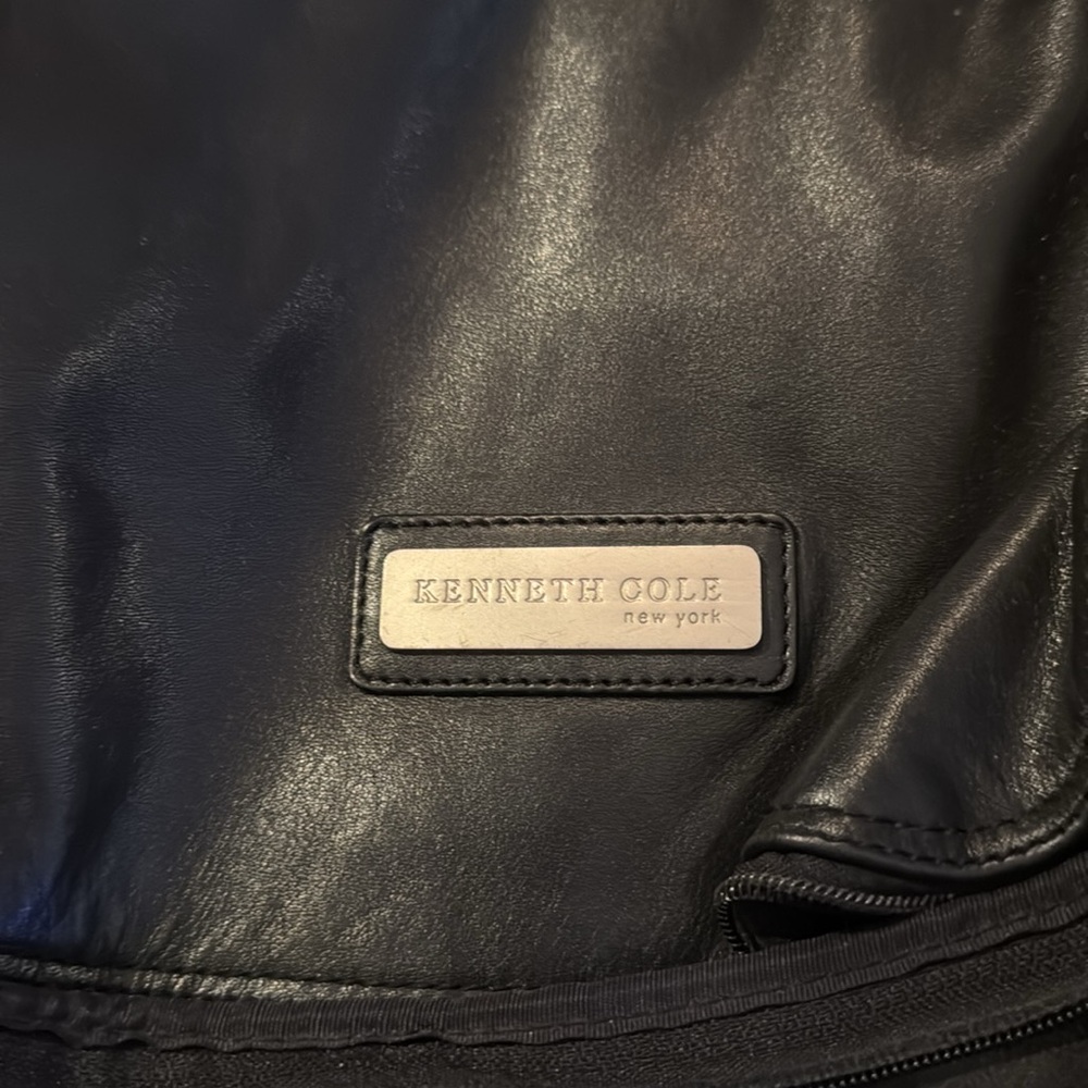 Vintage Kenneth Cole Black Leather Backpack with Silver Accents Unisex * - Picture 4 of 13